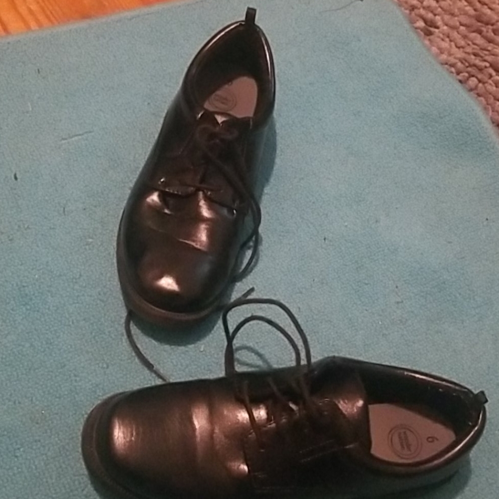 Shoes - Picture 1 of 1